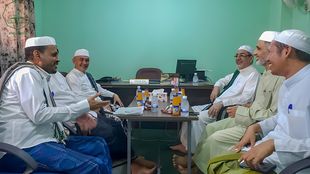 Al-Ahgaff University receives Sheikh/ Muhammad Zaim, Chairman of the Shura Council of of Religious Institutes in Indonesia