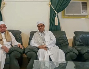 Dean of the Faculty of Sharia and Law, Al-Ahgaff University, receives Minister Dr. Al-Habib Salem Saqqaf Al-Jefri, President of the Union of Muslim Scholars