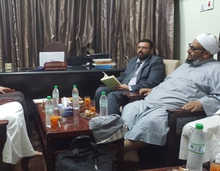 Dean of the Faculty receives the Jordanian delegation to monitor the dawn prayer times
