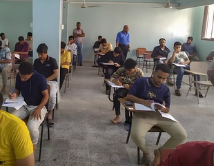 Al-Ahgaff University launches the second semester exams at the Faculty of Management and Economics for the academic year 2022-2023