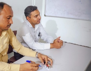 The English Language Unit holds presentations in English for students of the Faculty of Management and Economics