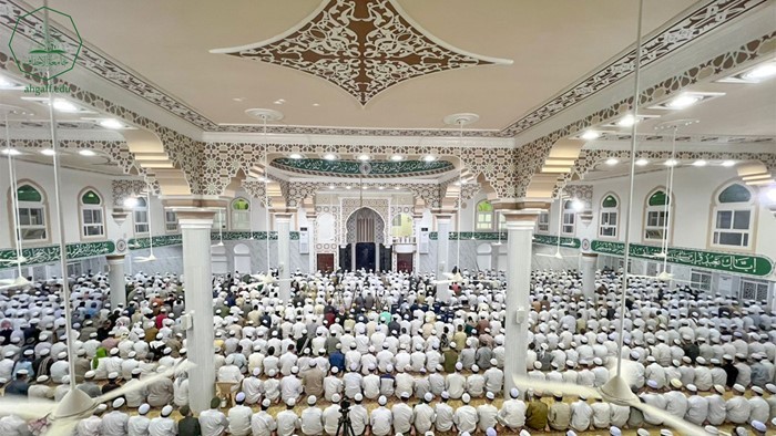 Al-Ahgaff University opens the mosque of the Faculty of Sharia and Law in Tarim