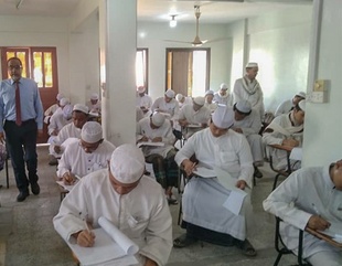 Al-Ahgaff University launches first semester exams at the Faculty of Sharia and Law, Mukalla branch, for the academic year 2022-2023
