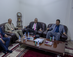 A delegation from the Ministry of Higher Education on an inspection visit to Al-Ahgaff University