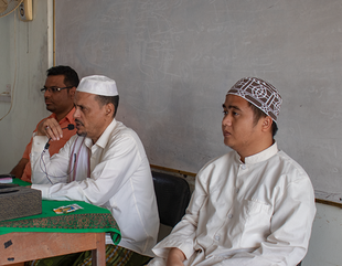 The Faculty of Sharia and Law at Al-Ahgaff University holds a welcome and introductory meeting for first-level students