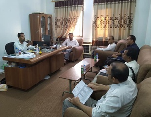 The Faculty of Engineering and Computer Science at Al-Ahgaff University holds a meeting for faculty members