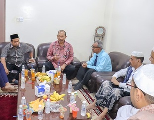 Indonesian Ambassador to Yemen and Oman on an official visit to Al-Ahgaff University