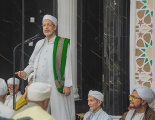 In celebration and glorification of the Noble Prophet’s status, Al-Ahgaff University participates with the Islamic nation in its celebrations of the Prophet’s Birthday