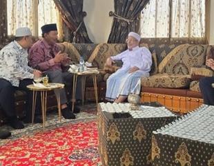 President of Al-Ahgaff University Receives the Ambassador of the Republic of Indonesia to Yemen