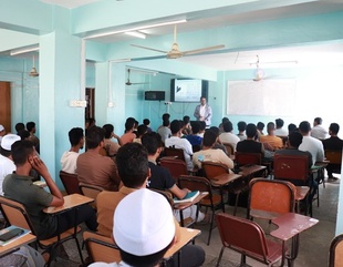 Al-Ahgaff University Concludes Quality Week with a Lecture on Quality in Higher Education and the Student’s Role in Achieving It