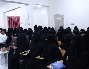 Awareness Lecture on Cyber Extortion Held at the Faculty of Women of Al-Ahgaff University
