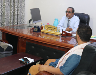Vice President of Al-Ahgaff University meets the Development Manager of Al-Busairi Exchange Company