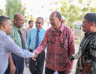 The Faculty of Management and Economics hosts an honoring function with the Indonesian Ambassador to Yemen and Oman in attendance.