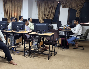 Faculty of Management and Economics at Al-Ahgaff University Organizes Training Course on ONYX Pro Accounting Software