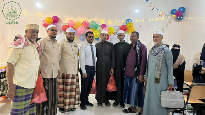 Faculty of Women at Al-Ahgaff University holds a charitable dish event to support orphans